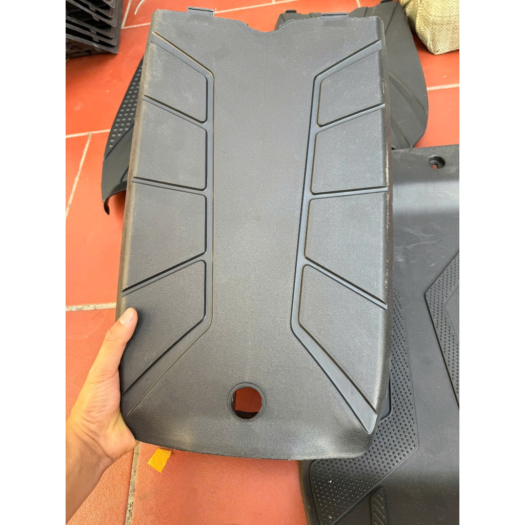 sàn nhựa để chân xe điện Xmen- M 133, nắp bình M 133, xe điện 133m