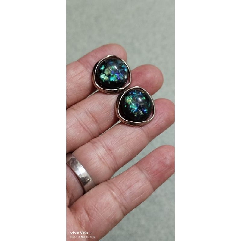 Hoa tai kẹp giả opal hoặc giả ngà hoặc giả trai si tuyển Nhật