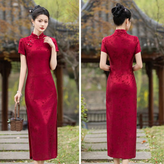 Đầm sườn xám cách tân dáng ôm dài màu đỏ tay ngắn