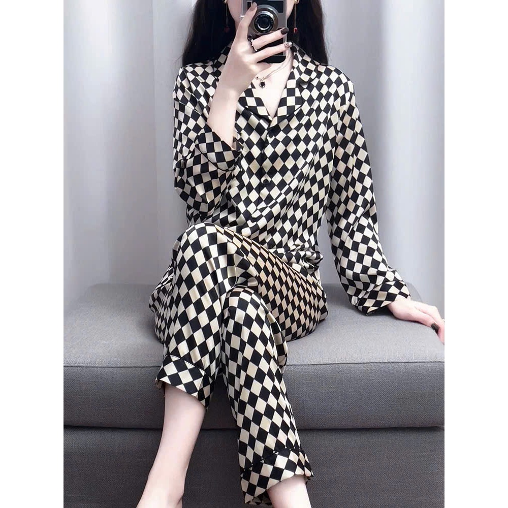 Bộ đồ Nữ Pijama ALADY lụa Latin sọc caro đen cao cấp, mềm mại và thoáng mát. Đồ bộ dài tay, mặc nhà, dạo phố nhà -TD040