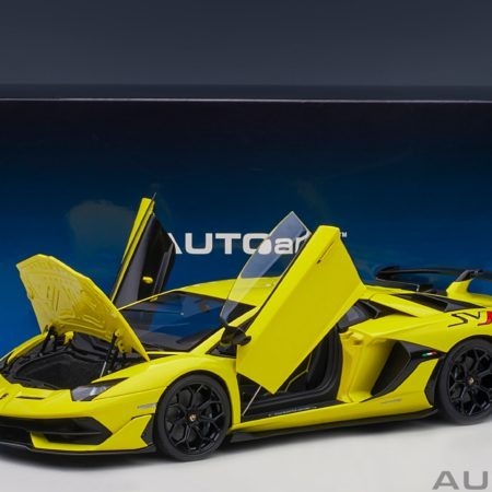 Xe Mô Hình Lamborghini Aventador SVJ 1:18 AUTOart ( Vàng )