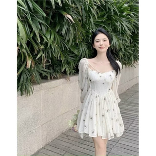 ĐẦM TRẮNG XOÈ CHÍT EO NỂN HOA ĐEN TAY DÀI