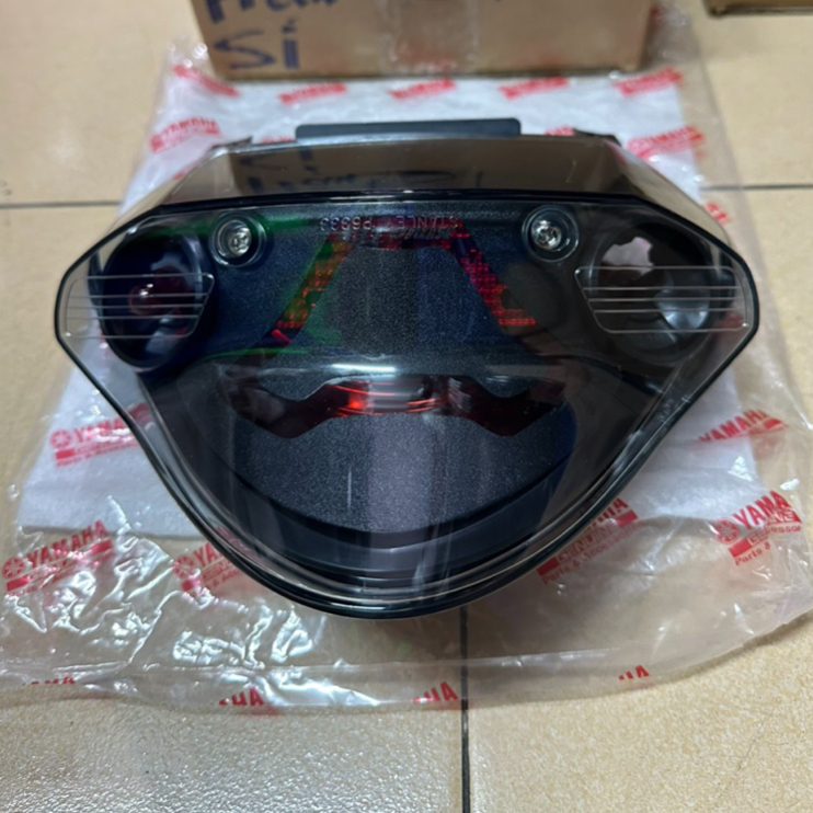 Đèn hậu Sirius Xăng Cơ TST