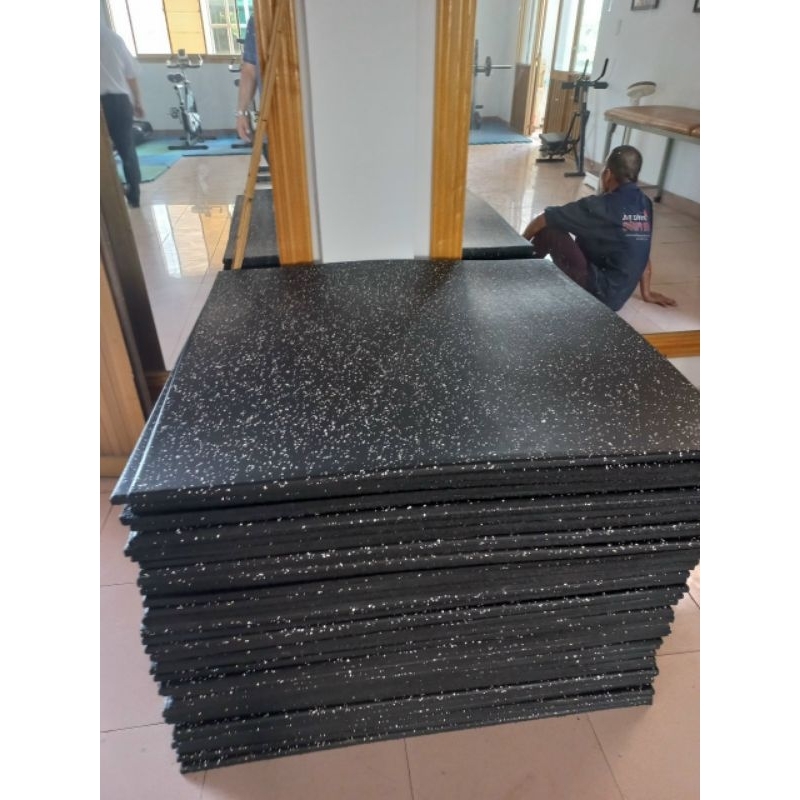 GẠCH CAO SU MẶT THẢM 50CM X 50CM X 15MM