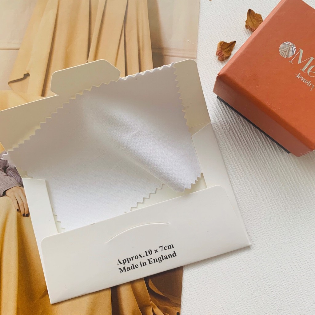 Khăn lau trang sức bạc giúp làm sạch sáng bóng như mới - Jesmee