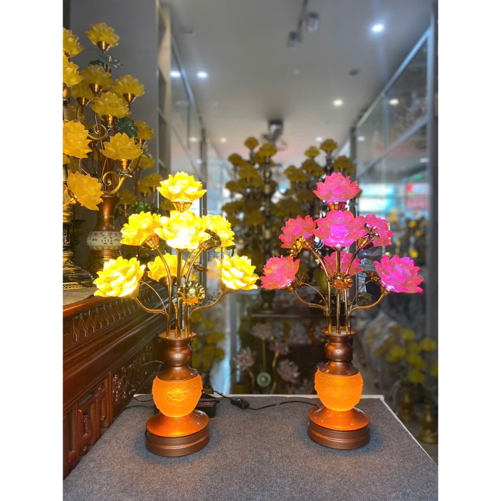 Đèn thờ hoa sen lưu ly 7 bông bình dáng hồ lô, bầu có hoa văn sần cao 65cm