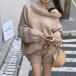 Set Áo Len Lông Thỏ Lệch Vai Kèm Quần, Áo Dài Tay Phối Lông Cổ Mix Quần Sooc