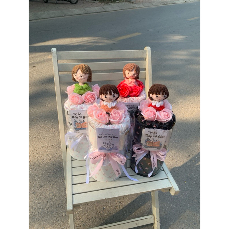 Bó hoa 20/11, Hoa len handmade, hoa kèm doll, quà tặng thầy cô giáo, hoa sáp handmade, quà tặng độc 
