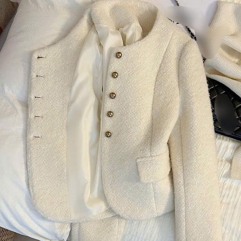 [SẴN] Áo khoác dạ dáng ngắn màu trắng kem đính cúc phong cách Hàn Quốc sang chảnh - 301 | BigBuy360 - bigbuy360.vn