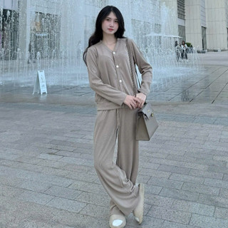  Set bộ đồ nữ thu đông áo dài tay phối khuy quần ống rộng chất liệu mềm mại kiểu dáng trẻ trung 