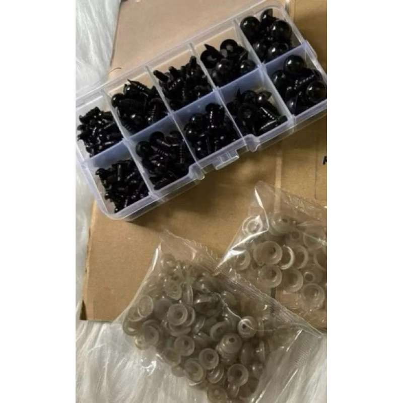 Hộp các size mắt thú có chốt