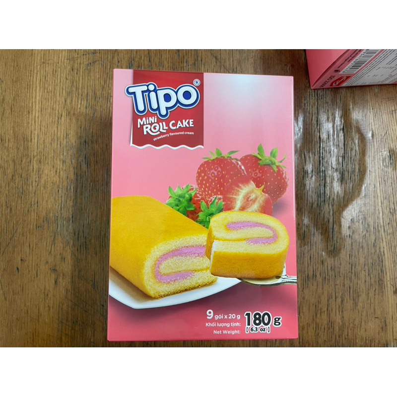 HCM Bông Lan Cuộn Tipo Cake Dâu 180g