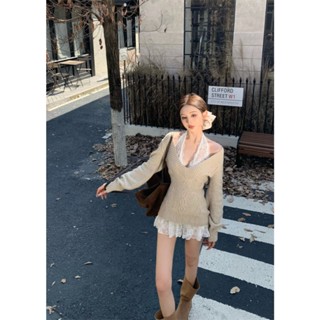 Set Áo Len Tay Dài Phối Váy Ren Trendy Mùa Đông