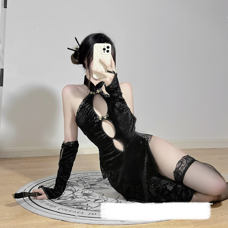 Sườn xám nhung màu đen