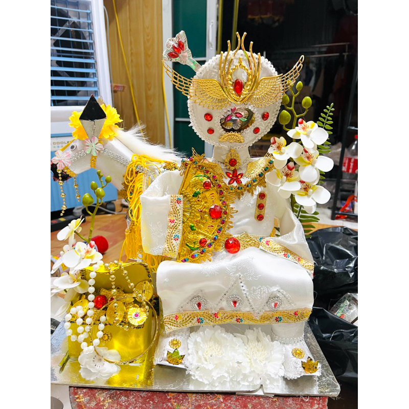 Tráp mã dâng Hoàng Bơ