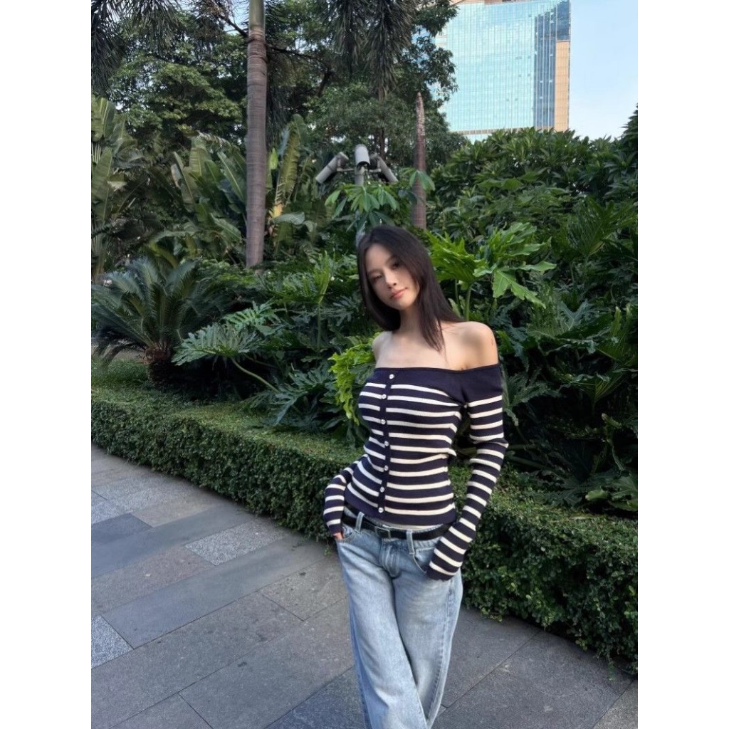 Áo Len Dệt Kim, Áo Len Trễ Vai Lệch Dáng Ôm Body Phối Hàng Khuy Cài Kẻ Sọc Ngang Dài Tay Phong Cách Hàn Quốc Shopquacam | BigBuy360 - bigbuy360.vn