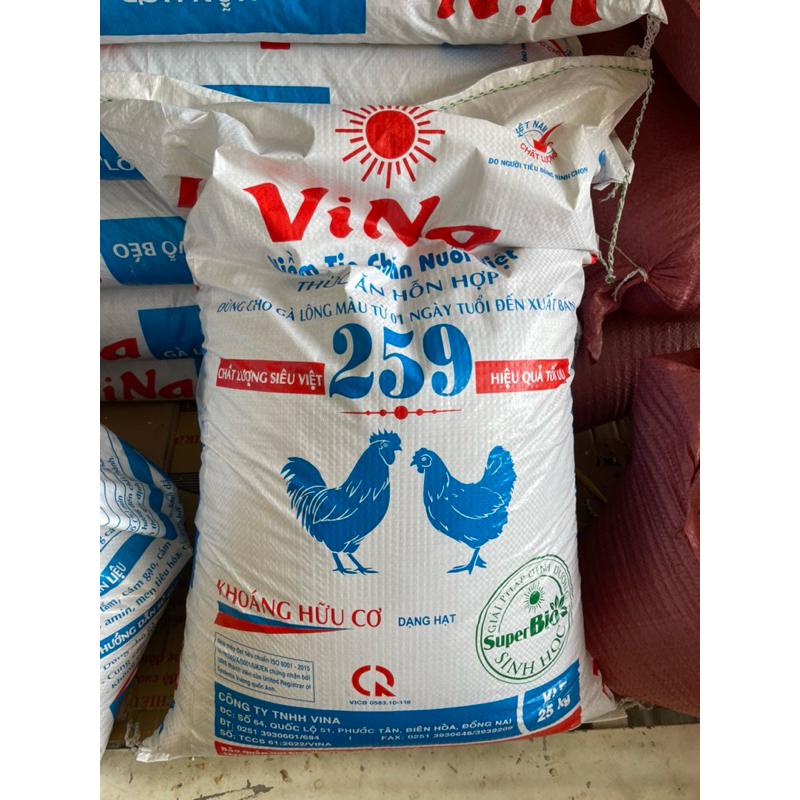 (Bao 25kg )Cám ViNa - dành cho gà lông màu