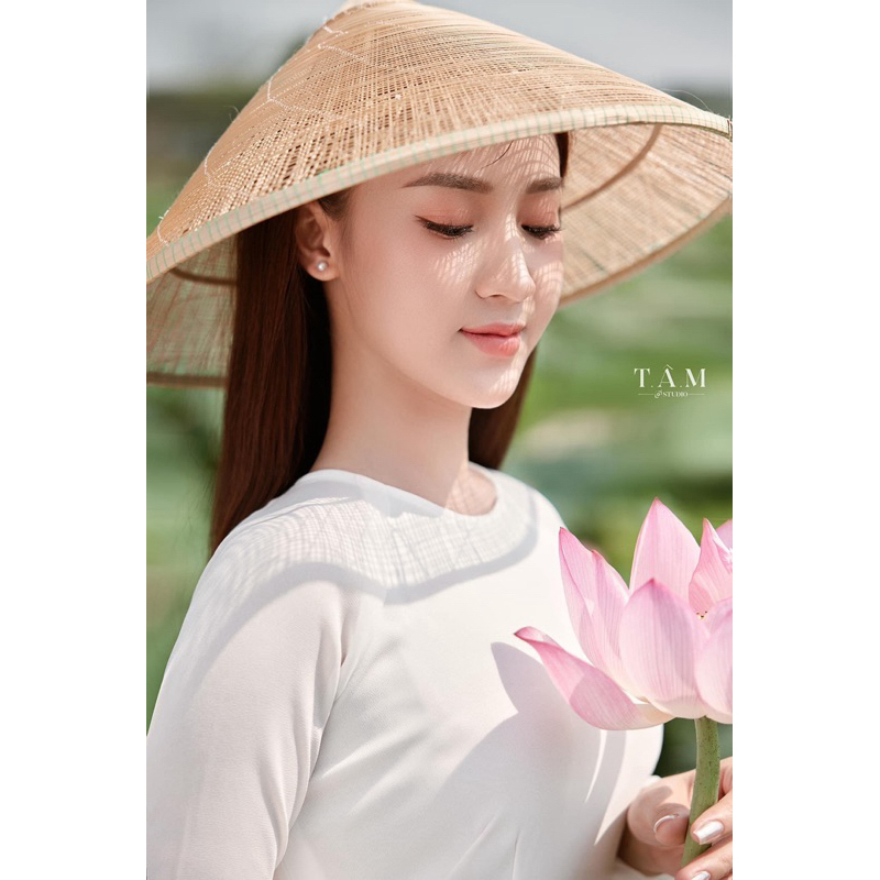 Áo dài trắng trơn cổ tròn và cổ cao tay dài vải chifon 4 tà kèm quần 2 lớp