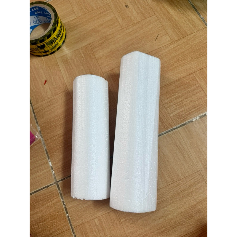 cốt xốp cứng cắm và bó hoa