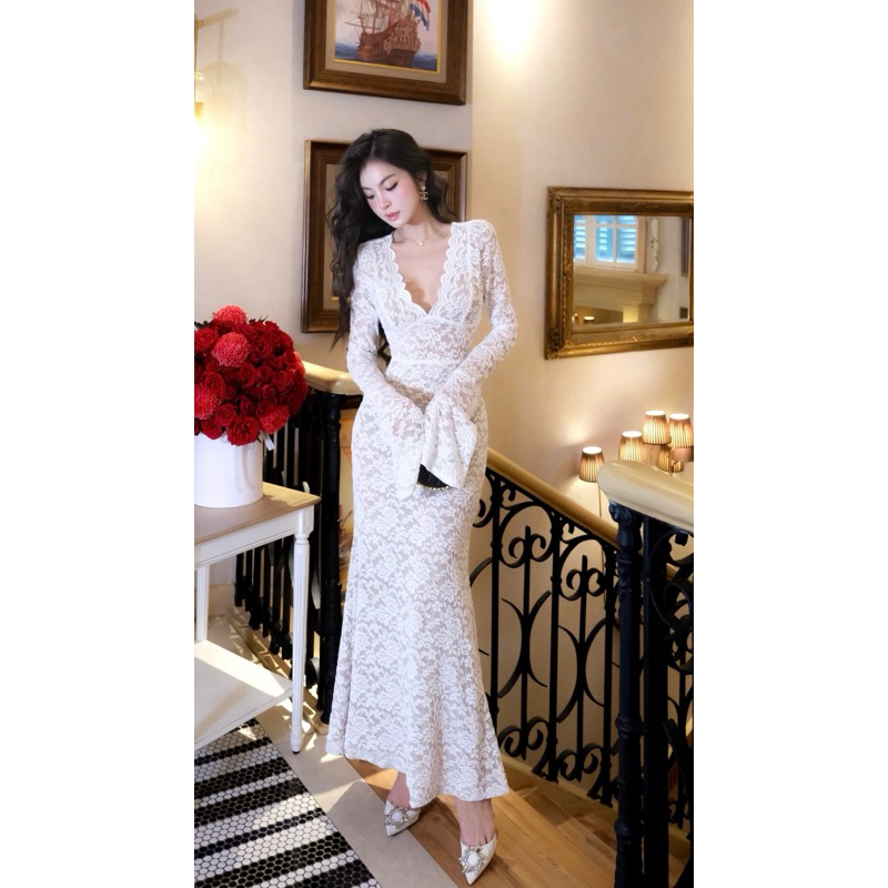 Đầm Maxi Xoè Ren Thun Thiết Kế Cổ V Tay Loe Gợi Cảm Sang Trọng 𝐃𝟐𝐓 𝐎𝐅𝐅𝐈𝐂𝐈𝐀𝐋