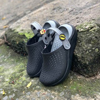  Dép Sục Cross Literide Trẻ Em Màu Đen Siêu Êm Chân -4 Jibbitz + FREESHIP- Chống Trơn Trượt Bảo Vệ Ngón Chân Cho Bé 