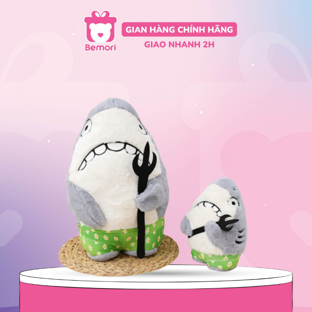 Gấu Bông Cá Mập Mặc Quần Đùi Hoa Cầm Đinh Ba Độc Lạ Đáng Yêu - Bamori.official