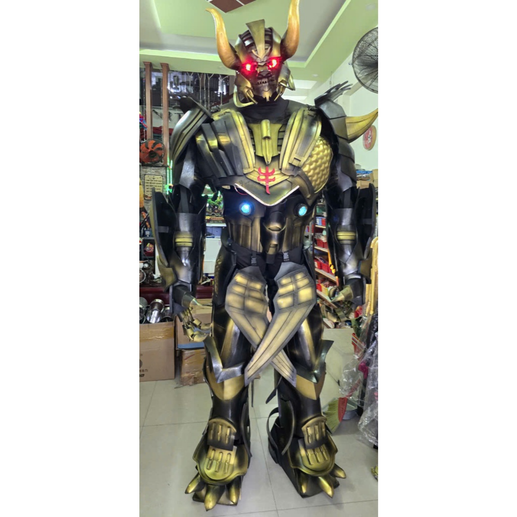 Robot ngưu ma vương khổng lồ