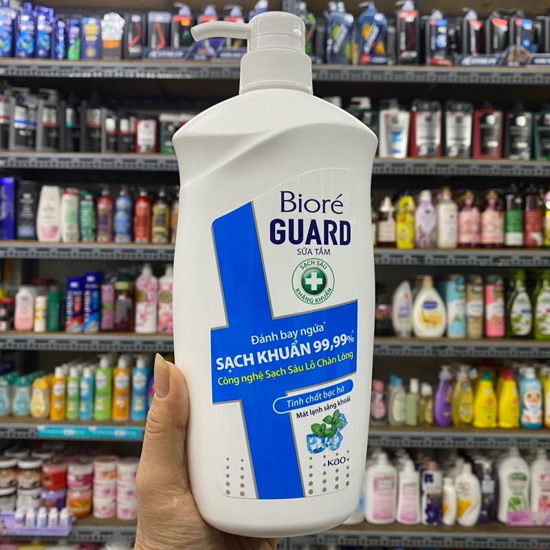 SỮA TẮM BIORE GUARD SẠCH SÂU KHÁNG KHUẨN BẠC HÀ 800 G