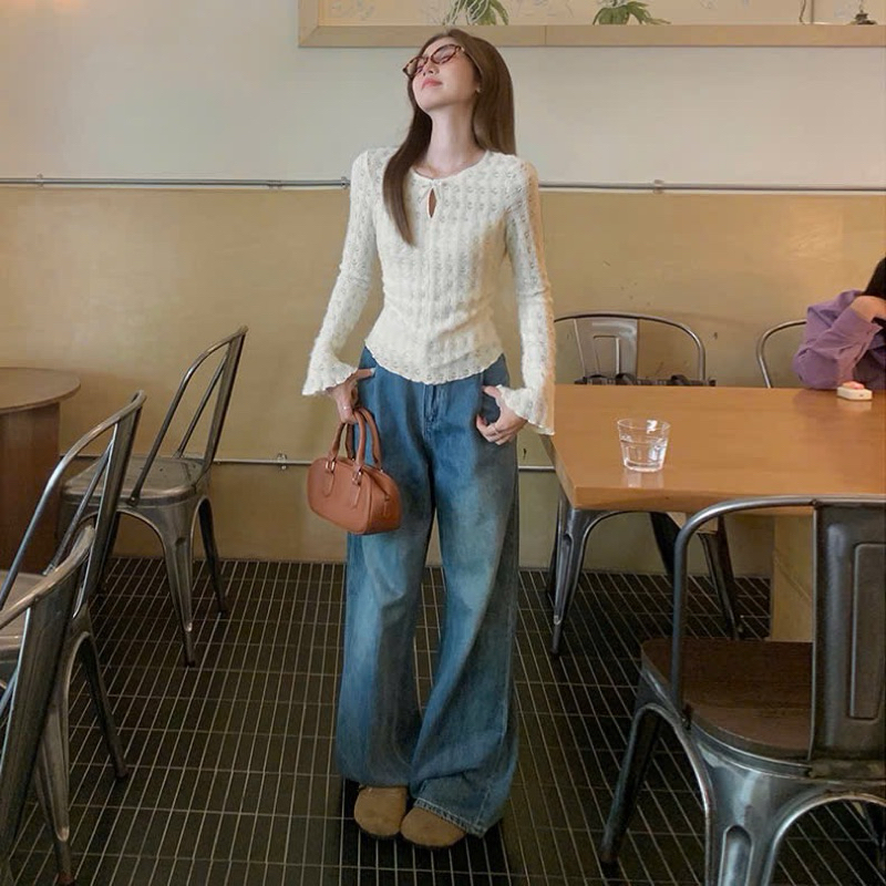 Áo len mỏng thắt nơ cổ dài tay loe hoạ tiết chấm bi | BigBuy360 - bigbuy360.vn