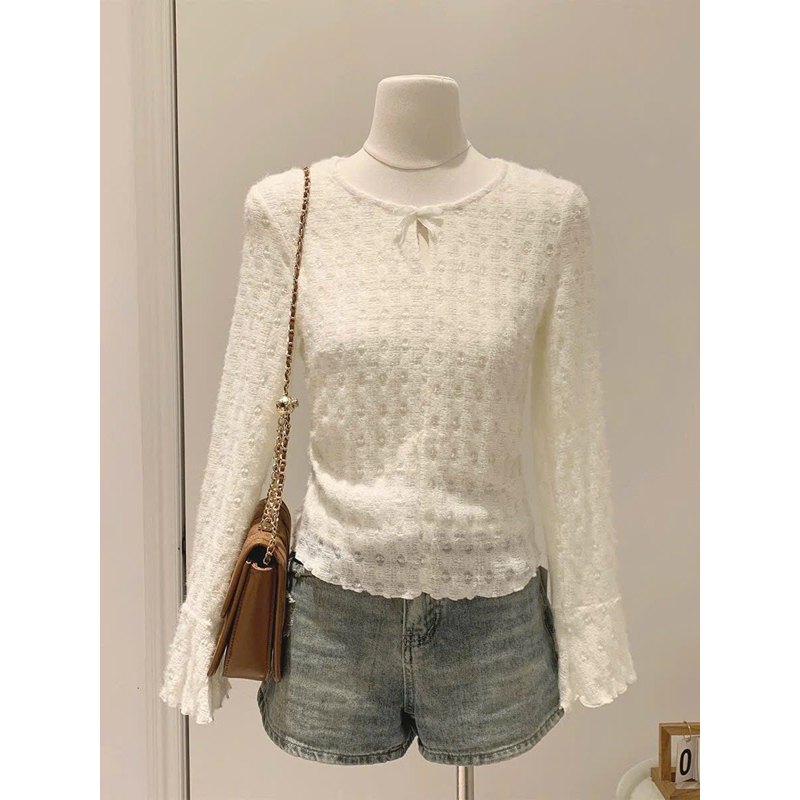 Áo len mỏng thắt nơ cổ dài tay loe hoạ tiết chấm bi | BigBuy360 - bigbuy360.vn