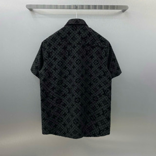 Áo sơ mi cộc tay nam nữ Eo Vì đen dập vân hoa chữ nhung nổi tràn thân cao cấp SMC48P