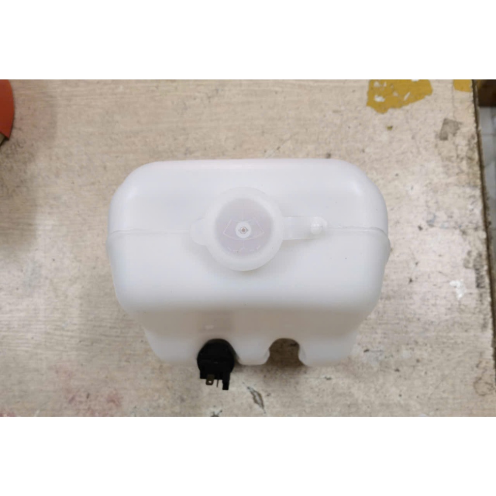 Bình nước rửa kính Suzuki Carry5 tạDaewoo Damas