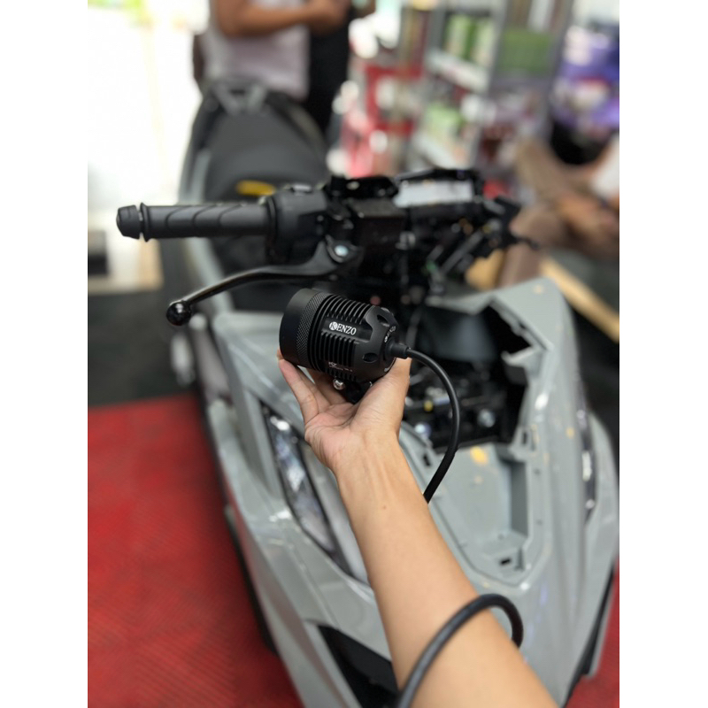 ĐÈN TRỢ SÁNG Kenzo kz40