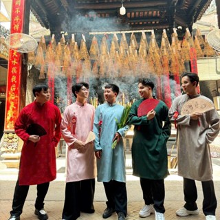  Áo Dài Nam Cách Tân Áo Dài Tết Gắn Kèm "Lộc Bình An" Họa Tiết Dập Nổi Lên Áo "Đâm Chồi Nảy Lộc"   Mr Smile 99 Shop AD0 