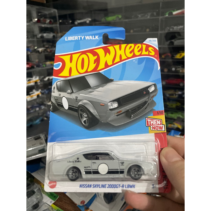 Xe mô hình Hot Wheels Nissan Skyline 2000GT-R LBWK