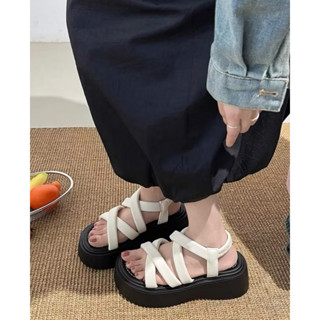 Dép Sandal Nữ Xỏ Ngón Quai Chéo 3 Màu Trắng, Đen , Bạc Đế Cao 4cm, Phù Hợp Đi Học, Đi Làm, Đi Chơi.2 càng số 6