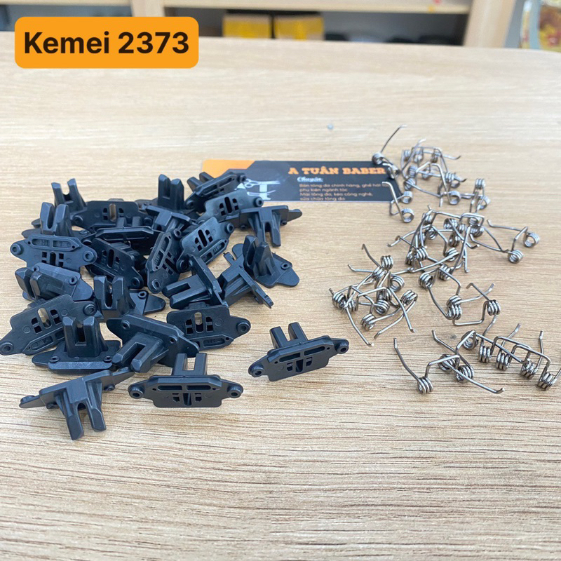 Linh kiện lò so lưỡi gà KM_2373