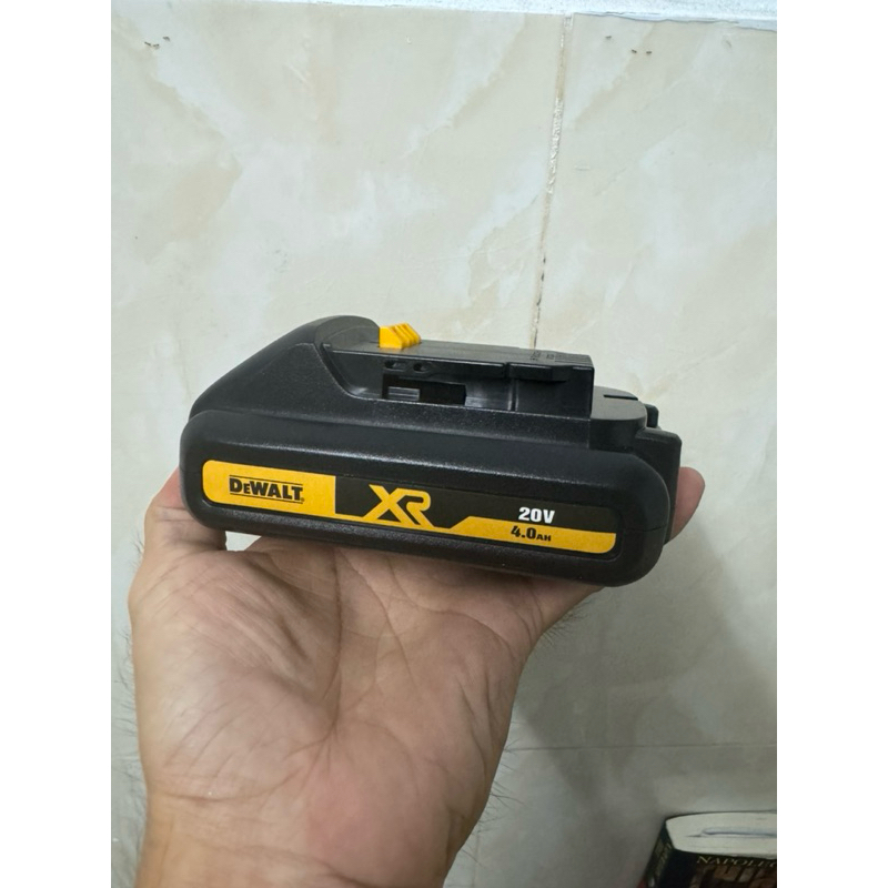 Dewalt 4ah 5cell 21700 nhận sạc zin