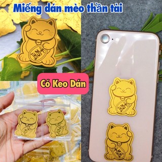 Miếng dán Mèo Thần Tài cho điện thoại.