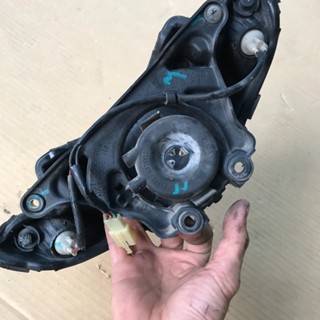  Pha đèn trước kèm bóng rắc hàng cũ zin tháo xe yamaha sirius 