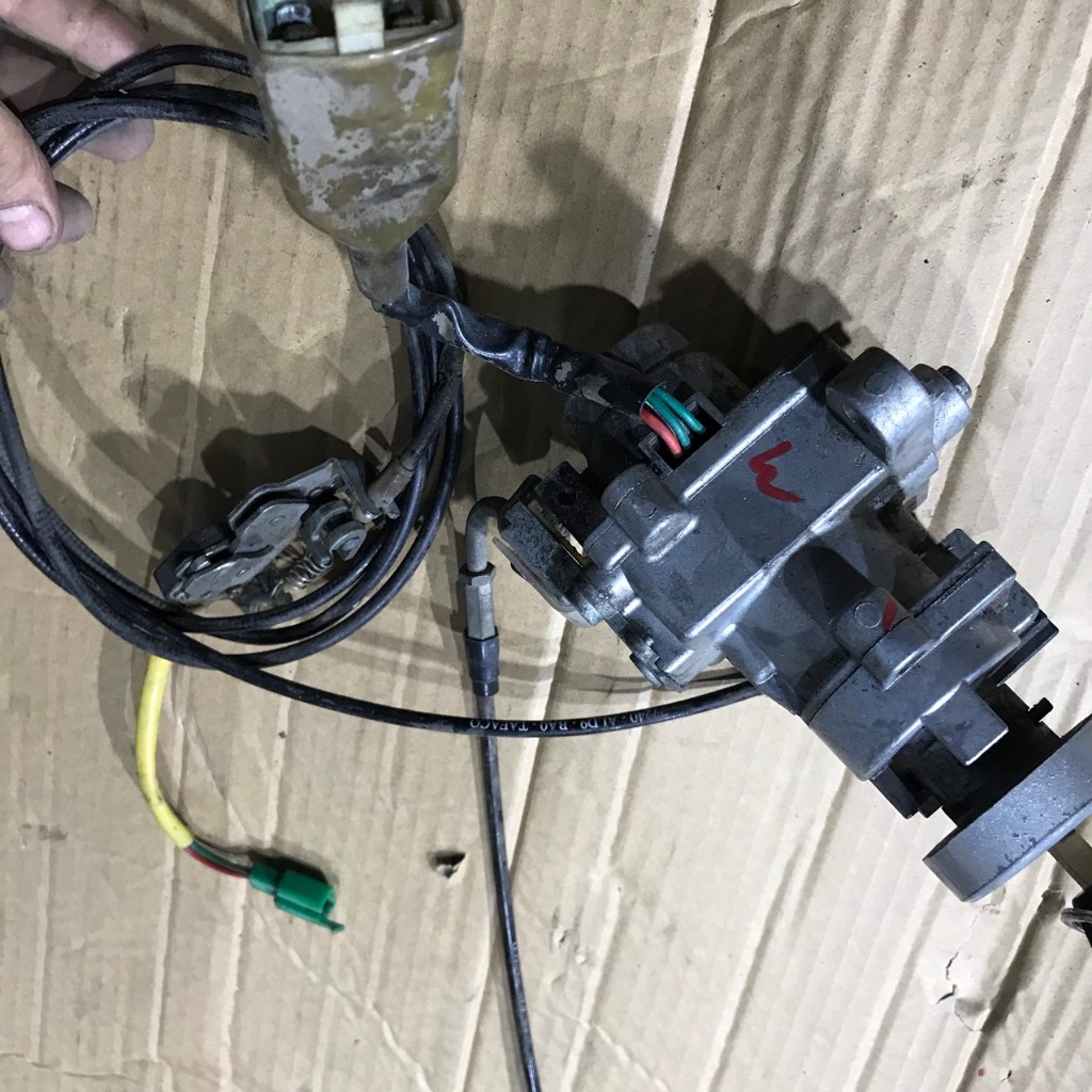 Full bộ ổ khóa kèm chốt yên sau khóa mở bình xăng, hàng cũ zin tháo xe Kymco Kpipe 125