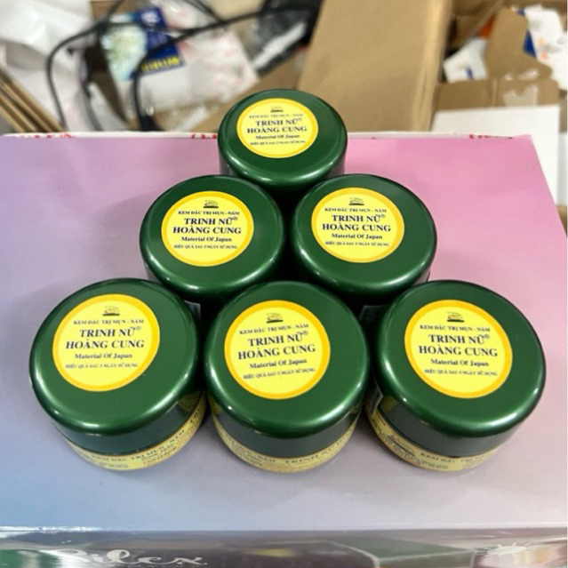 KEM TRINH NỮ HOÀNG CUNG MỤN NÁM