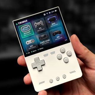 Trimui Brick màn siêu đẹp, máy nhỏ gọn cực mạnh giá tốt hỗ trợ từ psp ps1 nes snes gba gbc n64 nds | IZZYGAME
