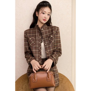 Set áo khoác cổ tàu bèo xẻ tà sau và quần kẻ caro nâu LISA STOREE