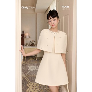 Set váy ngắn chữ A cổ tròn dây đá và áo choàng xẻ tà trước Cindy Set