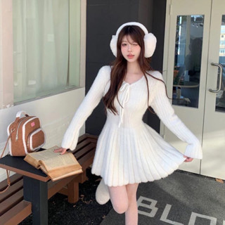   Có Sẵn  Váy Len Dài Tay Dáng Xoẻ Cổ Tròn Cá Tính❤️  hàng quảng chau loại 1  