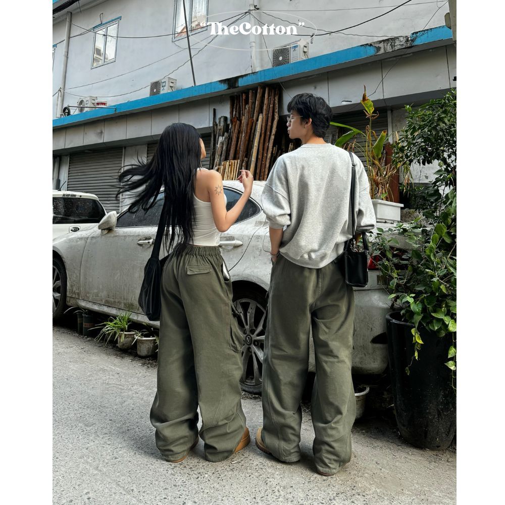 Quần Kaki Túi Hộp Harem Nam Nữ Ống Rộng TheCotton Quần Cargo Chun Sau Vải Mịn Unisex Màu Rêu | BigBuy360 - bigbuy360.vn