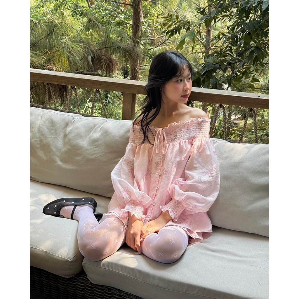 Set áo trễ vai nữ và chân váy xoè NAKEDbyV phối bo chun hoạ tiết nơ chìm YUKARI SET | BigBuy360 - bigbuy360.vn