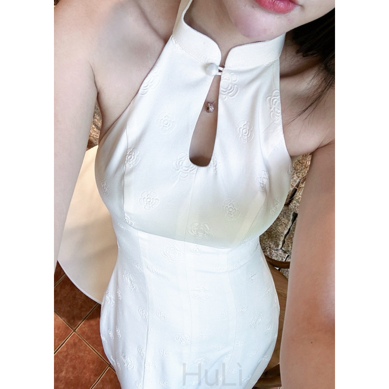 Emi Dress- ĐẦM YẾM CỔ TÀU HỞ LƯNG DÁNG DÀI TIỂU THƯ | Emi Dress | HuLì | BigBuy360 - bigbuy360.vn