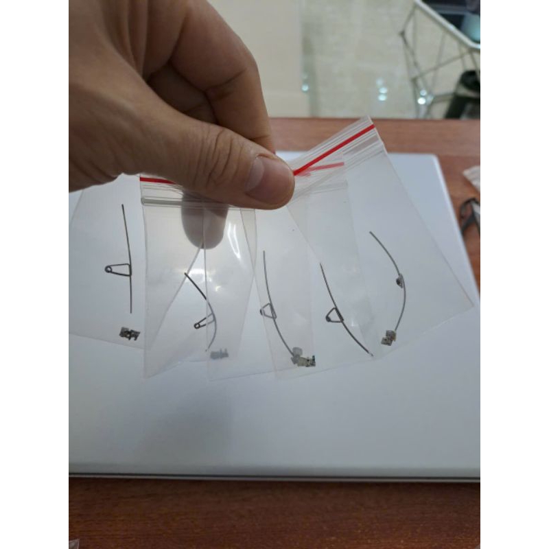 Combo 5 Loop Đóng Khoảng Răng Cửa Tặng Kèm Mắc Cài Niềng Răng